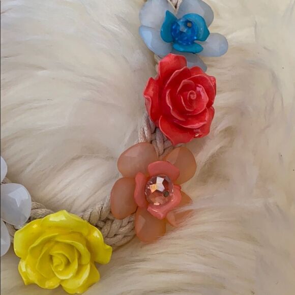 Bright BaubleBar necklace in great condition! - Picture 3 of 5